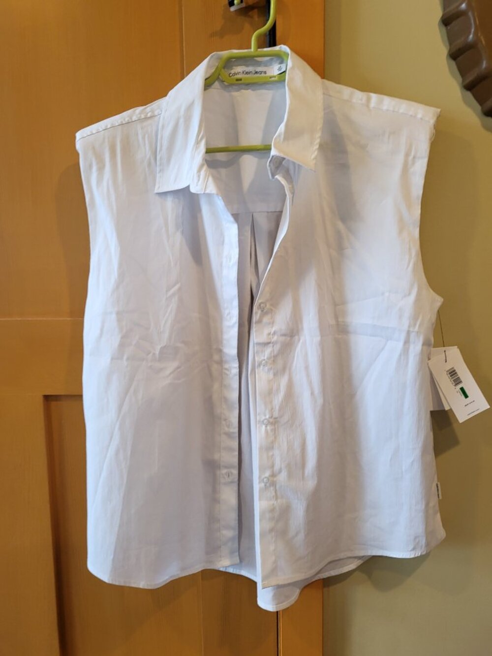 NWT Clavin Klein Jeans Ladies Sleeveless White Shirt Size L
